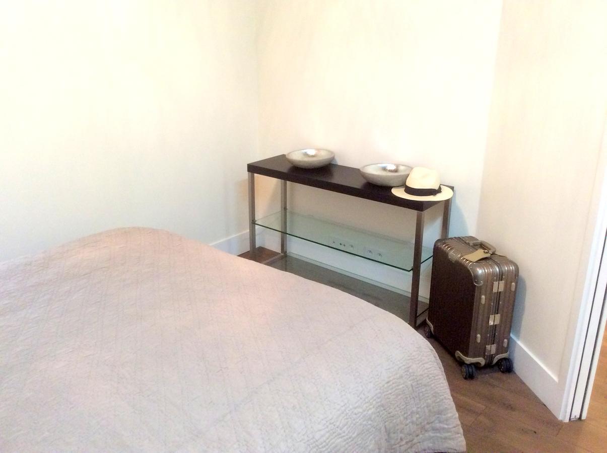 Two Bedroom Luxury Apartment - Balcony With View Of Notre Dame Paris Exterior photo