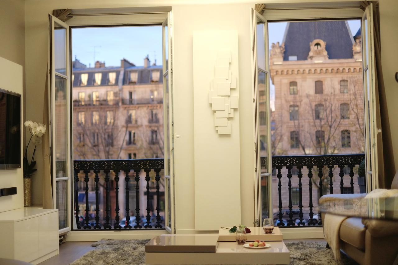 Two Bedroom Luxury Apartment - Balcony With View Of Notre Dame Paris Exterior photo